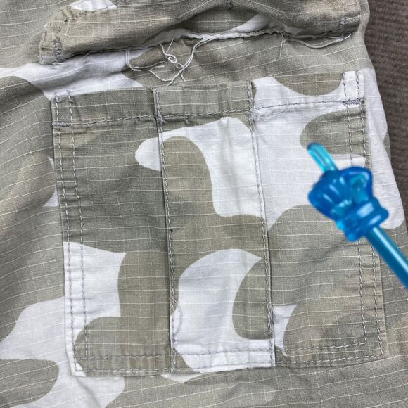 Southpole Camo Cargo Shorts Mens Size 30 Beige Ripstop Pockets Y2K - Picture 12 of 16